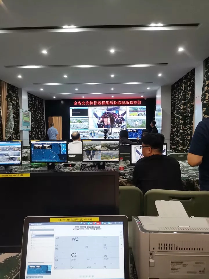 对,这次我们也在现场┃视讯直播超燃浙江特警集结大练兵!